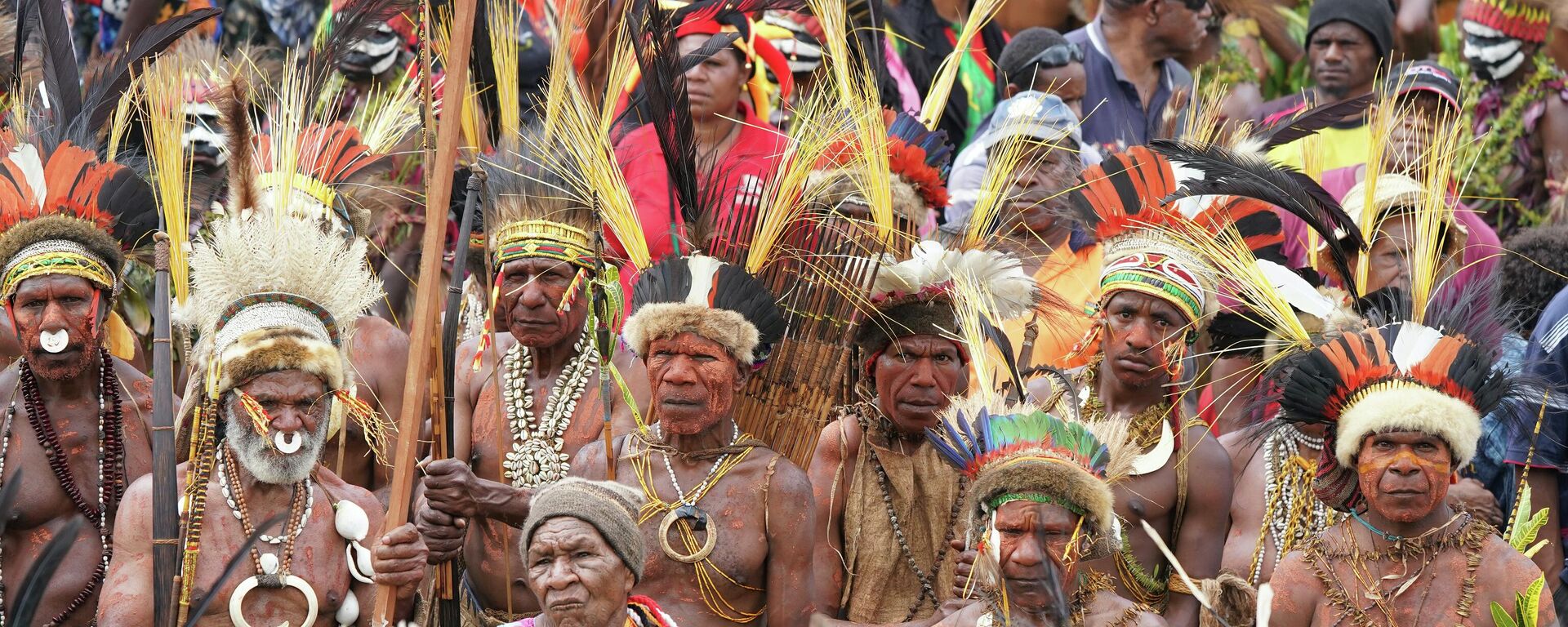 Žmonės su tradiciniais kostiumais festivalyje Papua Naujojoje Gvinėjoje - Sputnik Lietuva, 1920, 23.07.2021