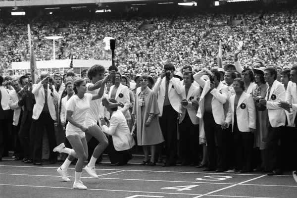 Fakelas su olimpine liepsna Monrealio stadione, kur vyksta XXI vasaros olimpinių žaidynių atidarymo ceremonija. Fakelas su olimpine liepsna Monrealio stadione, kur vyksta XXI vasaros olimpinių žaidynių atidarymo ceremonija. - Sputnik Lietuva