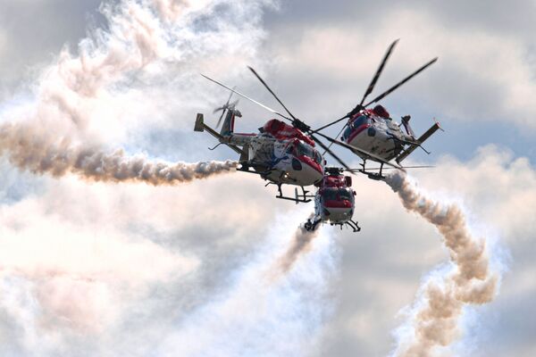 Sraigtasparnių komanda &quot;Indian Air Force&quot; dalyvauja Tarptautinės aviacijos ir kosmoso parodos &quot;MAKS-2021&quot; skrydžių programoje. - Sputnik Lietuva