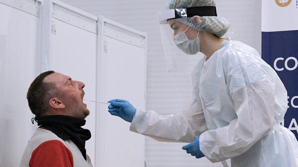 Проведение ПЦР-тестирования на коронавирус, архивное фото - Sputnik Литва