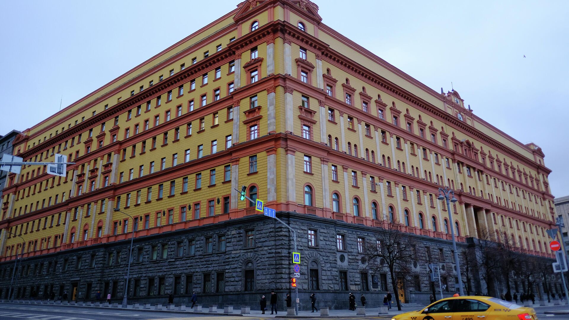 Здание Федеральной службы безопасности (ФСБ) на Лубянской площади в Москве. Архивное фото - Sputnik Литва, 1920, 08.05.2023