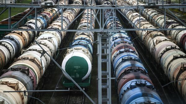 Железнодорожные цистерны для нефтепродуктов, архивное фото - Sputnik Литва