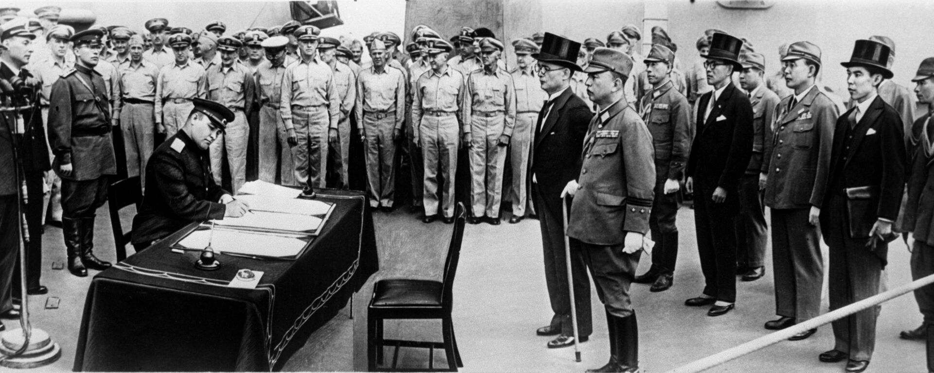 Japonijos pasidavimo akto pasirašymas mūšio laive Misūris - Sputnik Lietuva, 1920, 16.08.2021