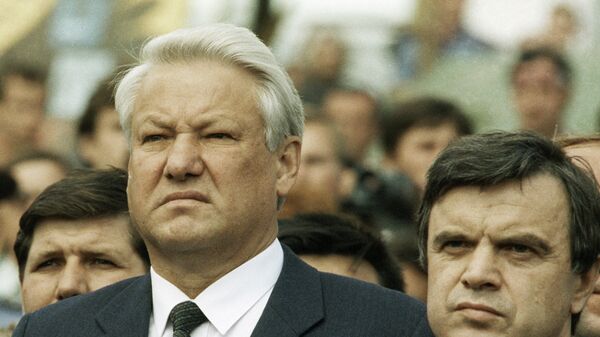 Президент Российской Федерации Борис Ельцин (слева) и Первый заместитель Председателя Верховного Совета РСФСР Руслан Хасбулатов (справа), архивное фото - Sputnik Литва