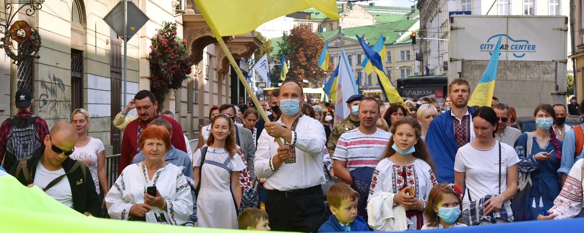 Участники Марша непокоренных во Львове в честь Дня независимости Украины, архивное фото - Sputnik Литва, 1920, 19.08.2021