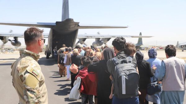 Lietuvos kariuomenė evakuacijos metu Kabulo oro uoste - Sputnik Lietuva