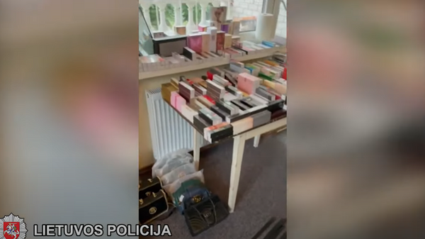Полиция обнаружила склад поддельных товаров в Вильнюсе - Sputnik Литва