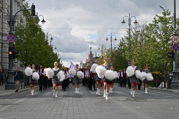 Торжественное шествие прошло от здания Сейма Литвы на проспекте Гедиминаса до здания Вильнюсского университета. - Sputnik Литва
