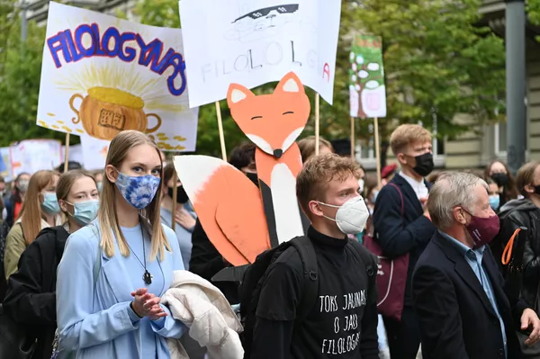 Lietuvoje jau pasiskiepijo daugiau nei 75 procentai mokytojų. Lietuvoje jau pasiskiepijo daugiau nei 75 procentai mokytojų. - Sputnik Lietuva