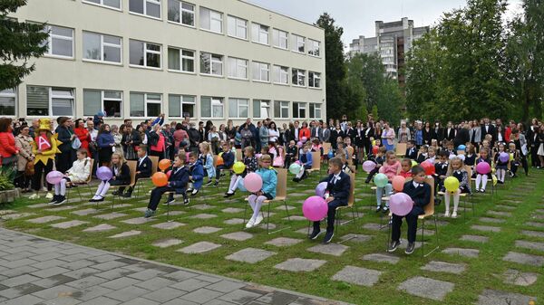 День знаний в Вильнюсе: школьники и студенты встретили начало учебного года - Sputnik Литва