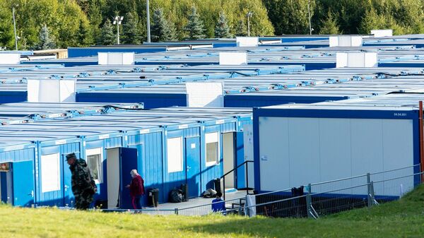 Контейнерный лагерь для нелегальных мигрантов на границе Литвы и Белоруссии - Sputnik Литва