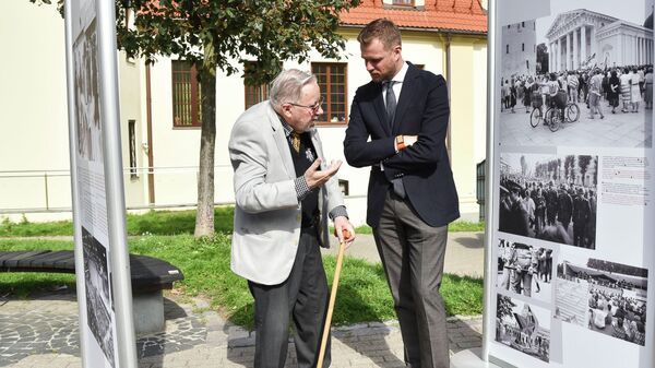 Литовский политик Витаутас Ландсбергис и глава МИД Литвы Габриэлюс Ландсбергис - Sputnik Литва