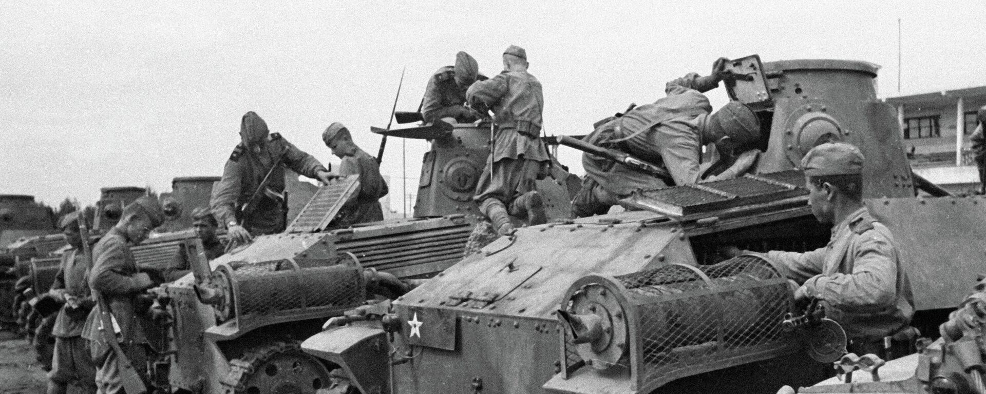Japonų tankai Harbino hipodrome po Kwantungo armijos pasidavimo - Sputnik Lietuva, 1920, 12.09.2021