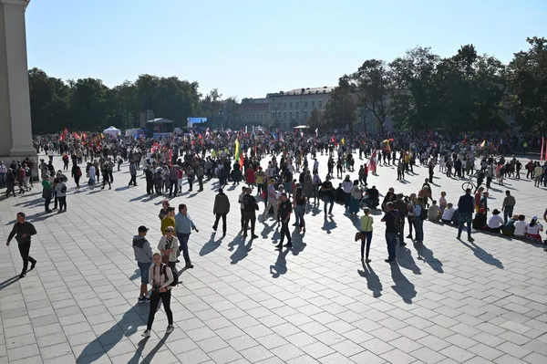 Митинг на Кафедральной площади в Вильнюсе