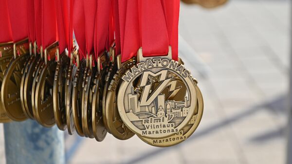 Медали Вильнюсского марафона 2021 - Sputnik Литва