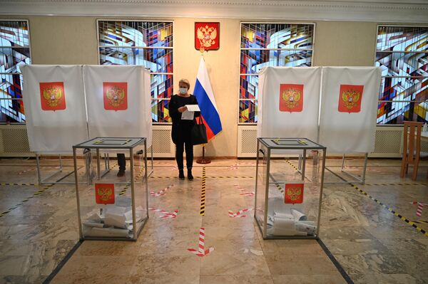 Lietuvoje vyksta balsavimas Rusijos Federacijos Valstybės Dūmos rinkimuose. - Sputnik Lietuva
