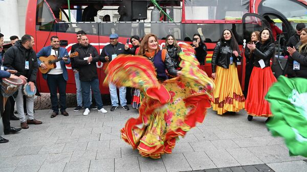 Танцующий Вильнюс: как в Литве провели фестиваль цыганской культуры - Sputnik Литва