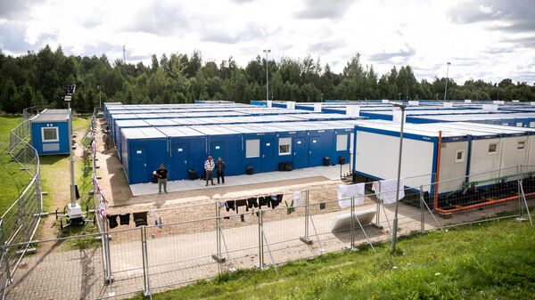 Контейнерный лагерь для нелегальных мигрантов на границе Литвы и Белоруссии - Sputnik Литва