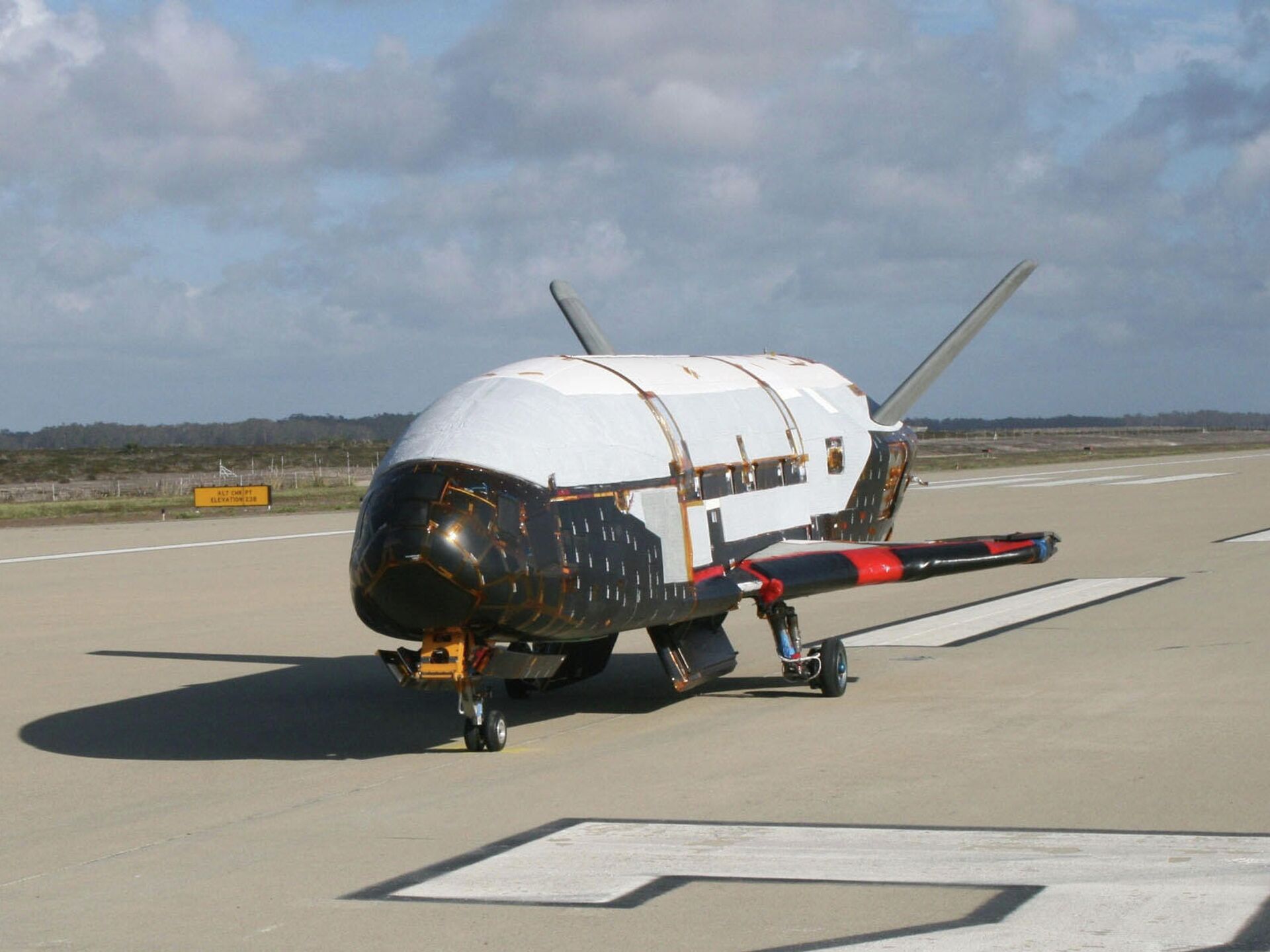 Х 37 б. Орбитальный самолёт x-37b. Boeing x-37. Космоплан x-37b. Боинг x37.