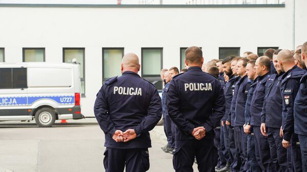 Lenkijos policijos pareigūnai - Sputnik Lietuva