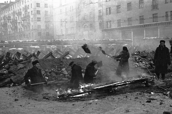 Москвичи строят противотанковые укрепления, 1941 год