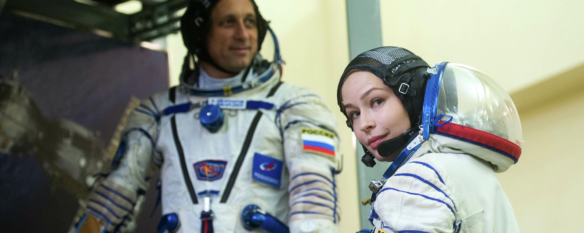 Rusijos aktorė Julija Peresild ir kosmonautas Antonas Škaplerovas - Sputnik Lietuva, 1920, 04.10.2021