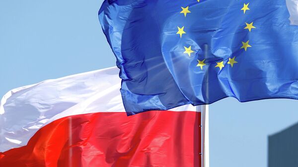Lenkijos ir ES vėliavos - Sputnik Lietuva