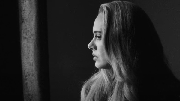Клип на песню Adele Easy On Me - Sputnik Lietuva