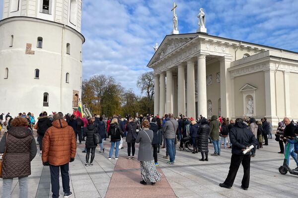 Eisena prasidėjo vidurdienį. Dalyviai susirinko Katedros aikštėje Vilniuje. - Sputnik Lietuva
