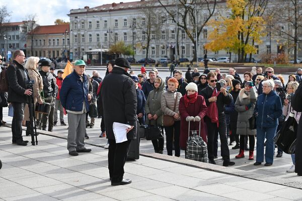 По данный корреспондента Sputnik Литва, на митинг пришли около 150 человек. - Sputnik Литва