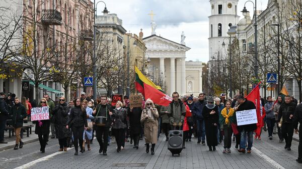 protestas prieš pandeminius apribojimus Vilniuje - Sputnik Lietuva