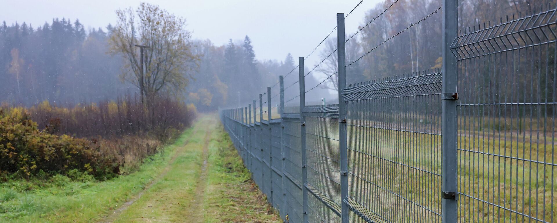 Забор на границе Литвы и Белоруссии - Sputnik Литва, 1920, 26.06.2025