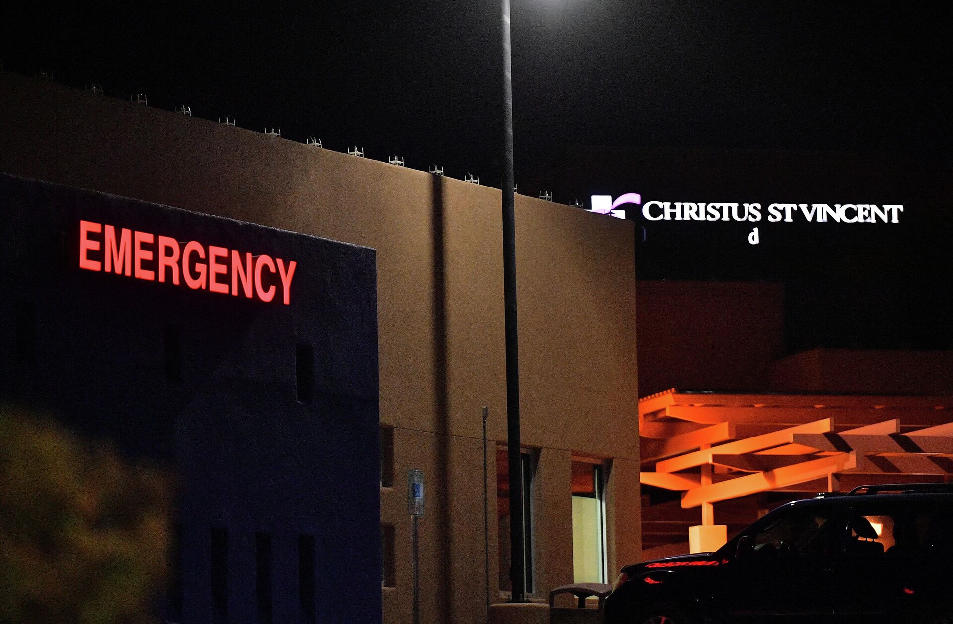 Медицинский центр CHRISTUS St. Vincent в Санта-Фе, куда был доставлен режиссер, пострадавший на съемках в Нью-Мексико - Sputnik Литва, 1920, 22.10.2021