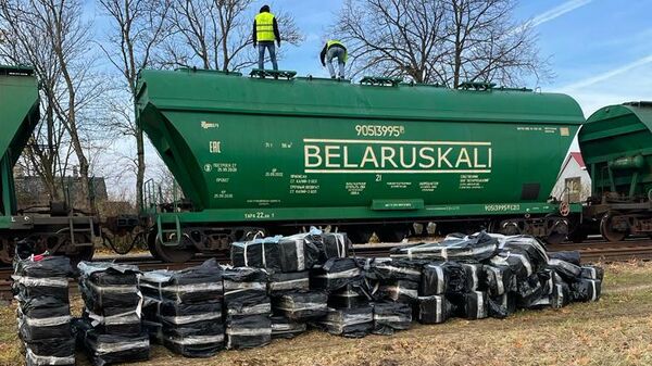 Kontrabanda traukinyje su baltarusiškomis trąšomis  - Sputnik Lietuva