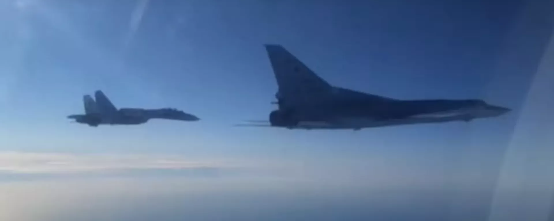 Полет дальних бомбардировщиков Ту-22м3 над нейтральными водами Черного моря - Sputnik Lietuva, 1920, 30.10.2021