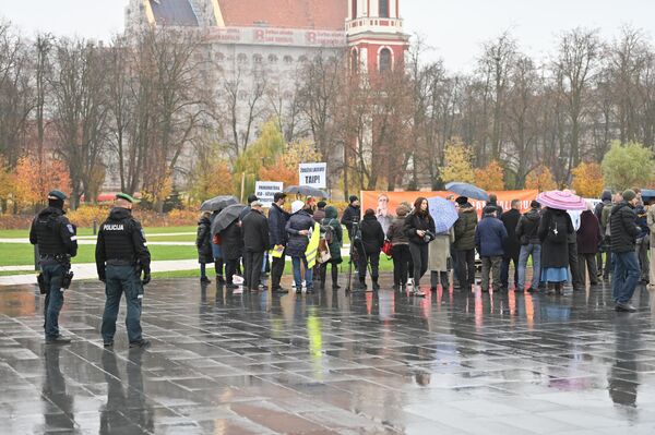 Protesto akcija vyko Lukiškių aikštėje, Vilniuje. - Sputnik Lietuva
