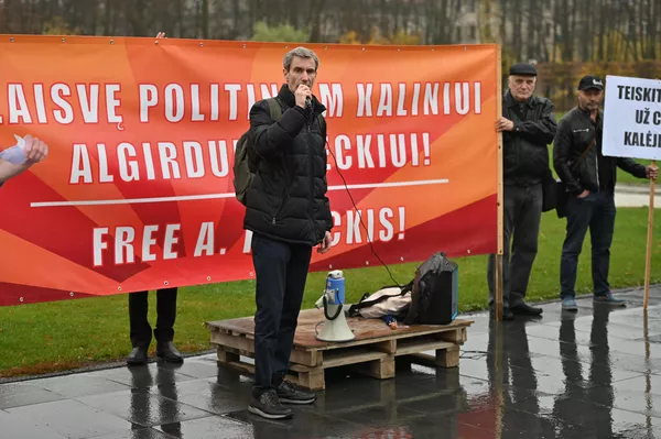 Литовский оппозиционный политик Альгирдас Палецкис на митинге
