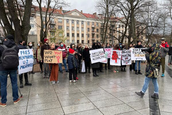 Protestuotojai ragino humaniškai elgtis su migrantais. - Sputnik Lietuva