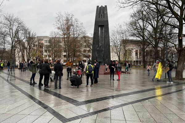 Protestuotojai rinkosi Vinco Kudirkos aikštėje priešais valdžios pastatą Vilniuje. - Sputnik Lietuva