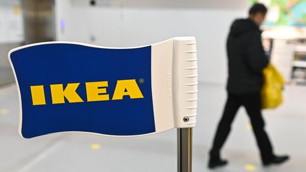 Флажок с логотипом в магазине IKEA, архивное фото - Sputnik Литва