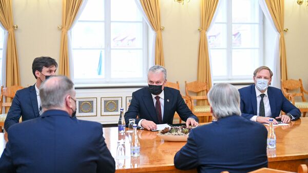 Prezidentas Gitanas Nausėda susitiko su buvusiais žvalgybos tarnybų vadovais - Sputnik Lietuva