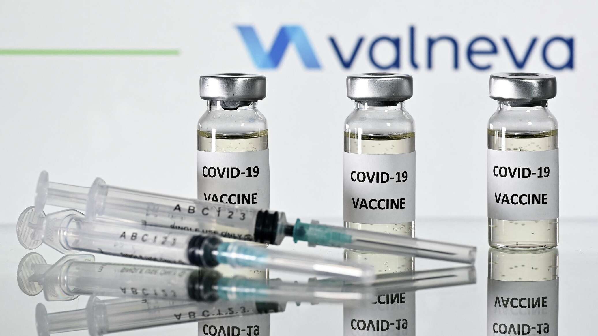 Вакцин франция. Valneva vaccine. Прививка от коронавируса. Вакцина Франция. Французская вакцина от коронавируса.