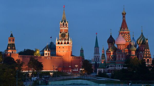 Московский Кремль и Покровский собор, архивное фото - Sputnik Lietuva