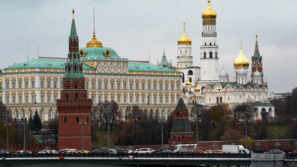 Большой Кремлевский дворец и Архангельский собор в Московском Кремле, архивное фото - Sputnik Литва
