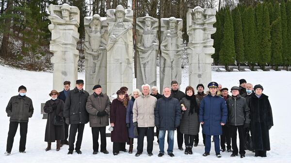 Акция памяти павших в Великой Отечественной войне в Вильнюсе - Sputnik Литва