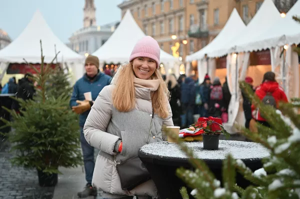 Mugę organizuoja Tarptautinė Vilniaus moterų asociacija (IWAV) ir užsienio diplomatinės bei verslo bendruomenės. - Sputnik Lietuva