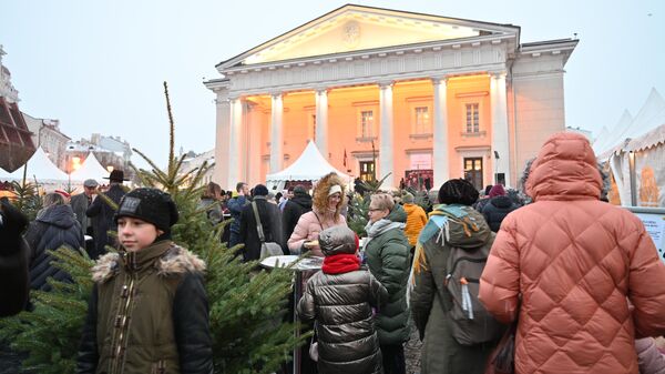 Международная Рождественская ярмарка на Ратушной площади в Вильнюсе - Sputnik Литва