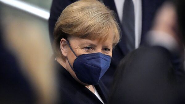 Исполняющая обязанности канцлера Германии Ангела Меркель в Бундестаге - Sputnik Литва