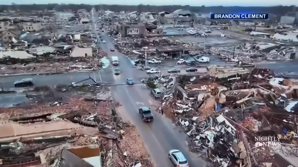 Дома в руинах: разрушительные последствий урагана в США сняли на видео - Sputnik Литва