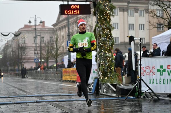 Kalėdinis bėgimas kasmet vyksta Vilniuje. - Sputnik Lietuva